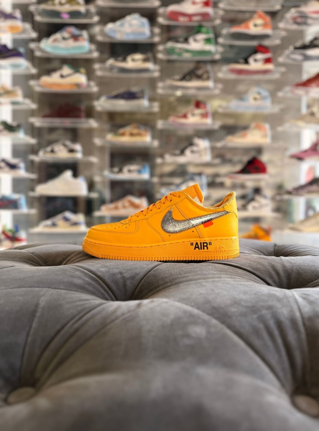 Nike Air Force 1 Low Off-White ICA University Gold - Sneakers Usate | ResellZone