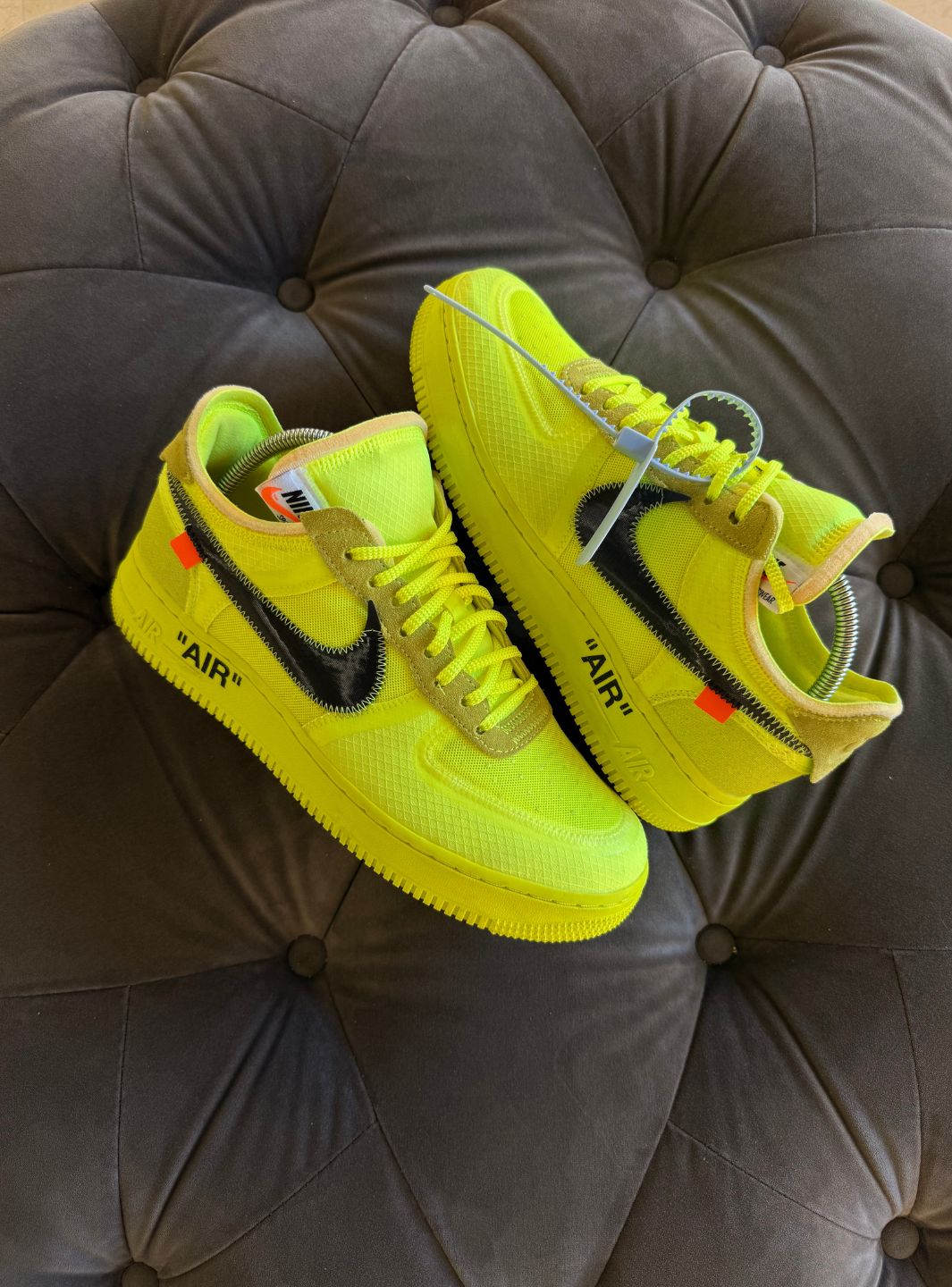 Nike Air Force 1 Low Off-White Volt - Sneakers Usate | ResellZone