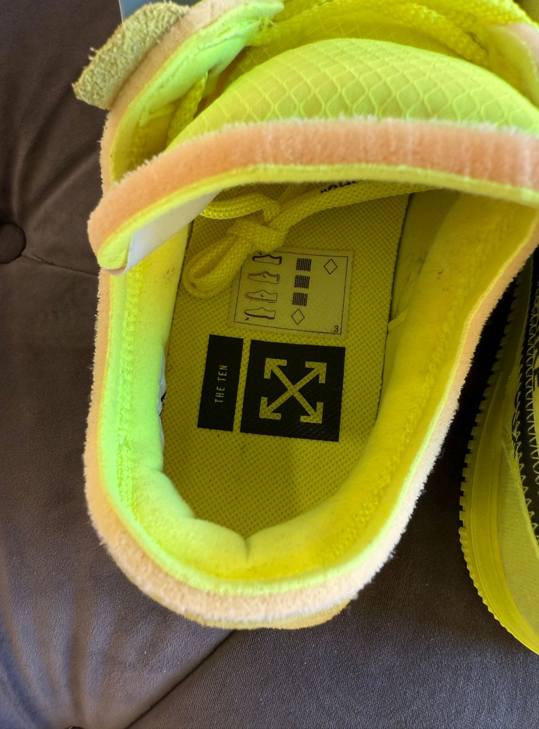 Nike Air Force 1 Low Off-White Volt - Sneakers Usate | ResellZone