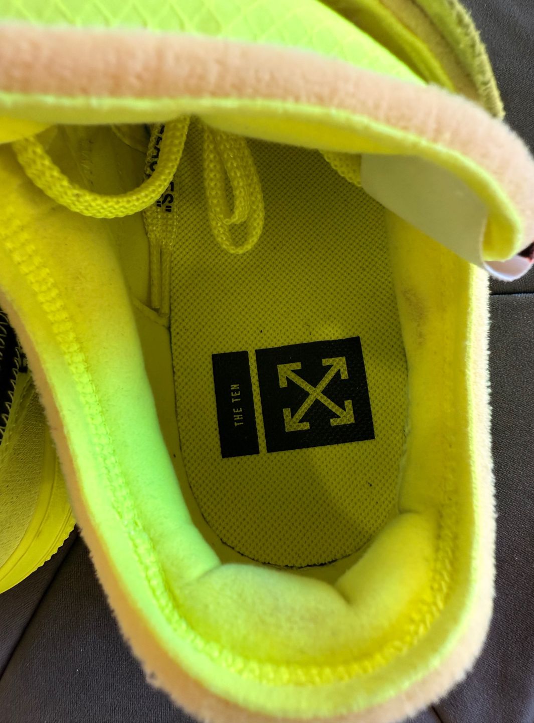 Nike Air Force 1 Low Off-White Volt - Sneakers Usate | ResellZone