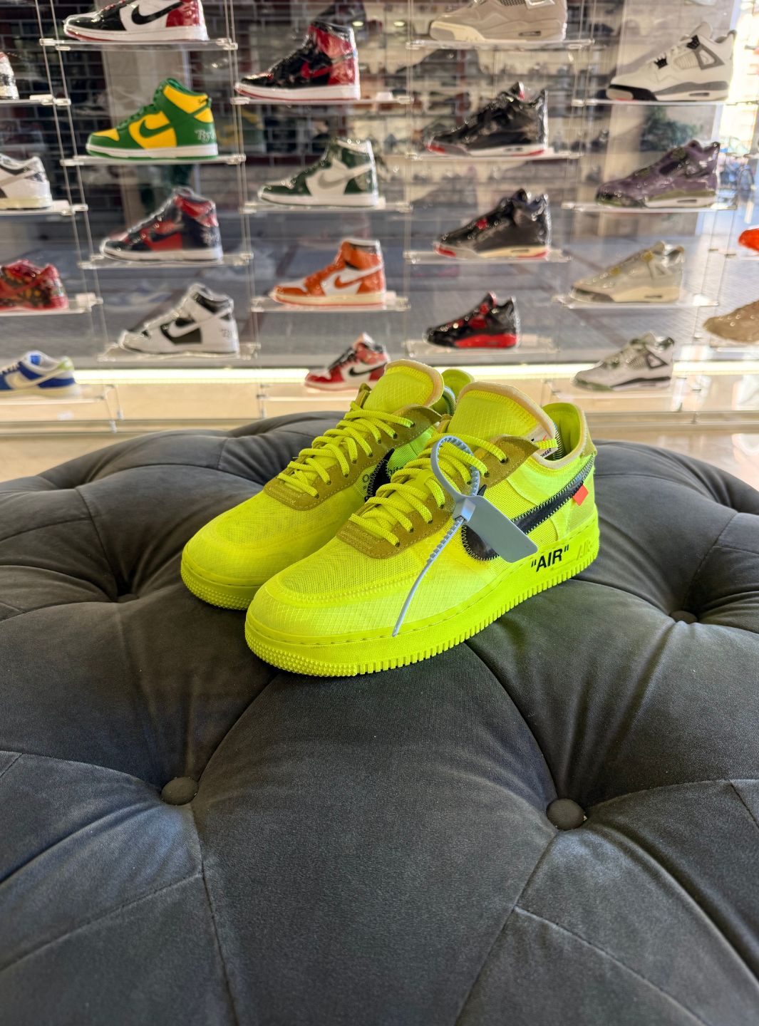 Nike Air Force 1 Low Off-White Volt - Sneakers Usate | ResellZone