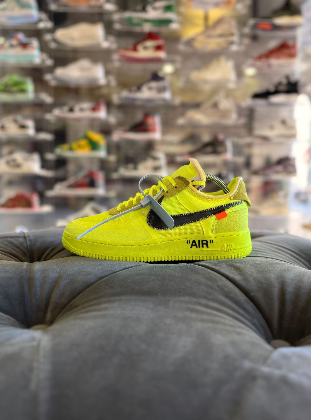 Nike Air Force 1 Low Off-White Volt - Sneakers Usate | ResellZone
