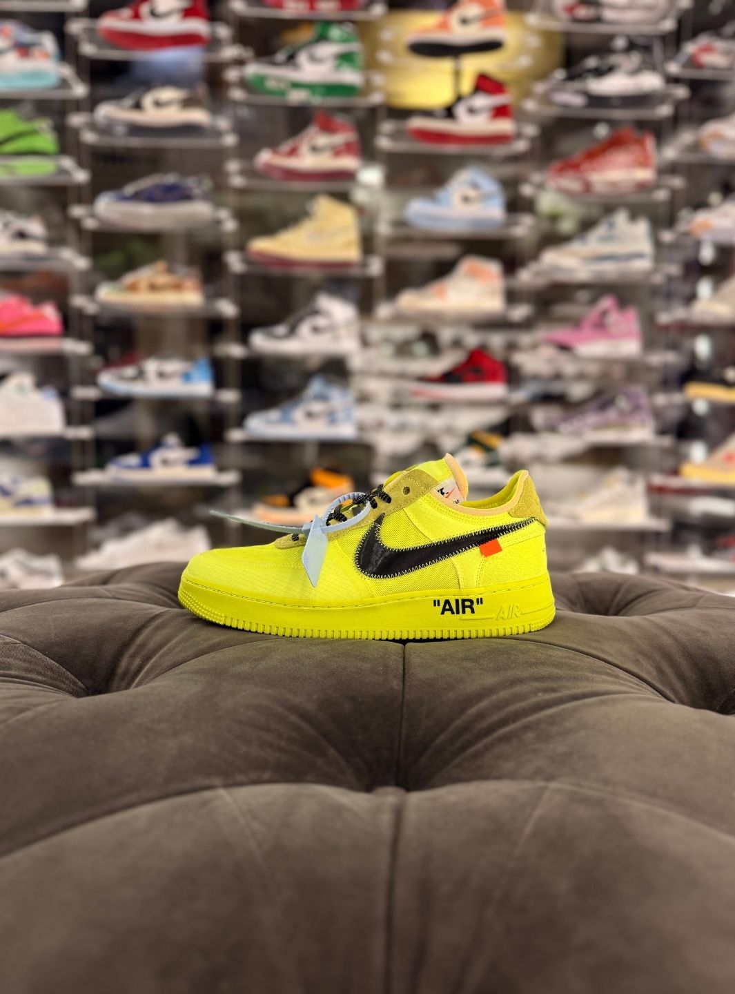 Nike Air Force 1 Low Off-White Volt - Sneakers Usate | ResellZone