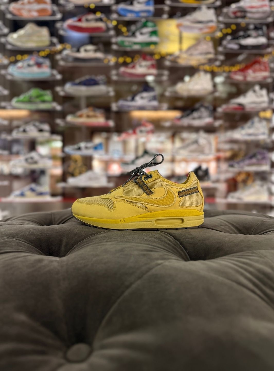 Nike Air Max 1 Travis Scott Cactus Jack Saturn Gold - Sneakers Usate | ResellZone