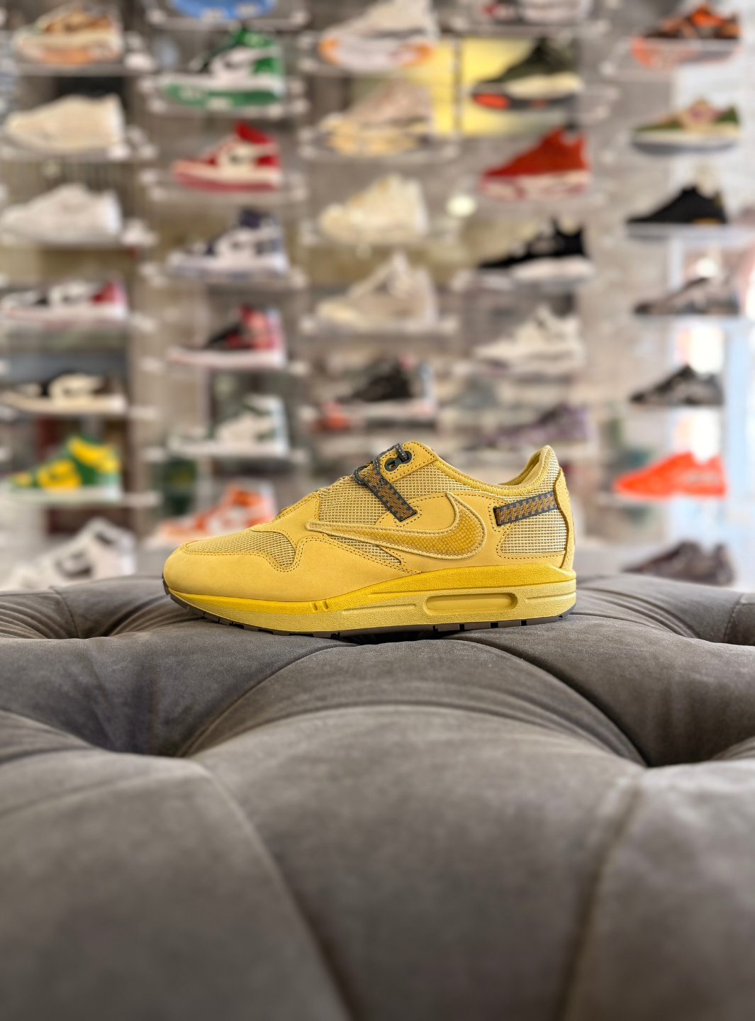 Nike Air Max 1 Travis Scott Cactus Jack Saturn Gold - Sneakers Usate | ResellZone