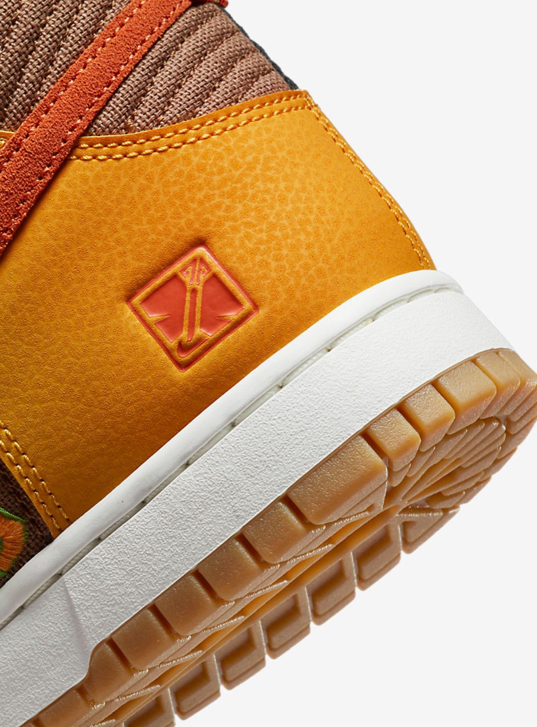 Nike Dunk High PRM Somos Familia - DZ5354-045 | ResellZone