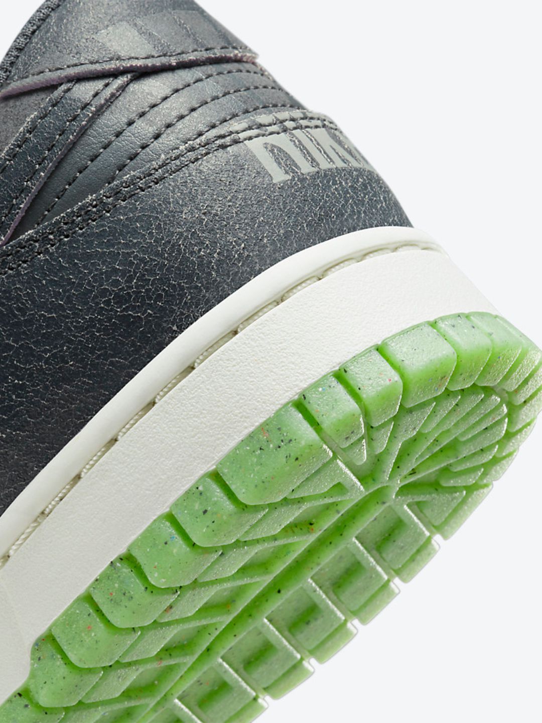 Nike Dunk Low Retro PRM Halloween (2022) - DQ7681-001 | ResellZone
