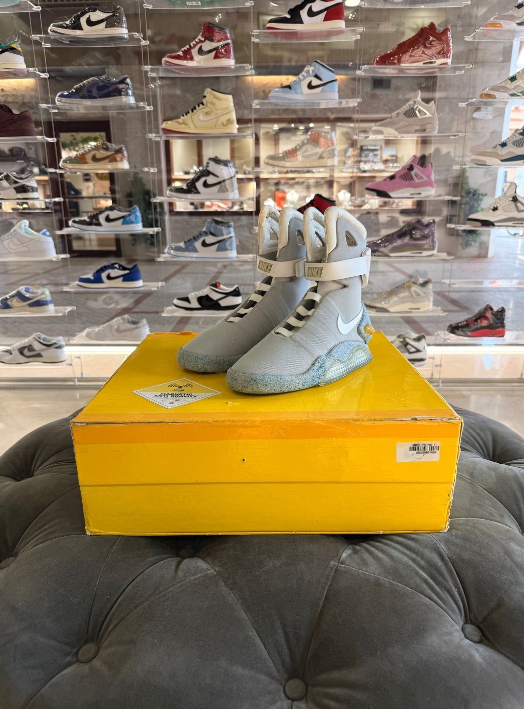 Nike MAG Back to the Future (2011) - Sneakers Usate | ResellZone