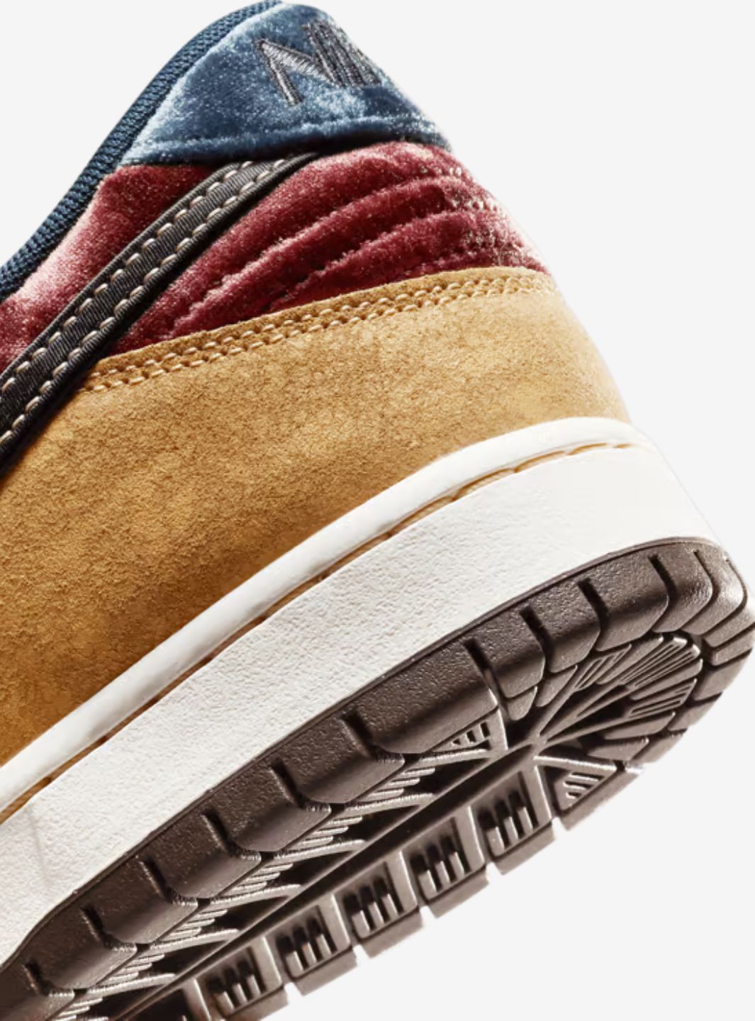 Nike SB Dunk Low City of Cinema - FZ1278-200 | ResellZone