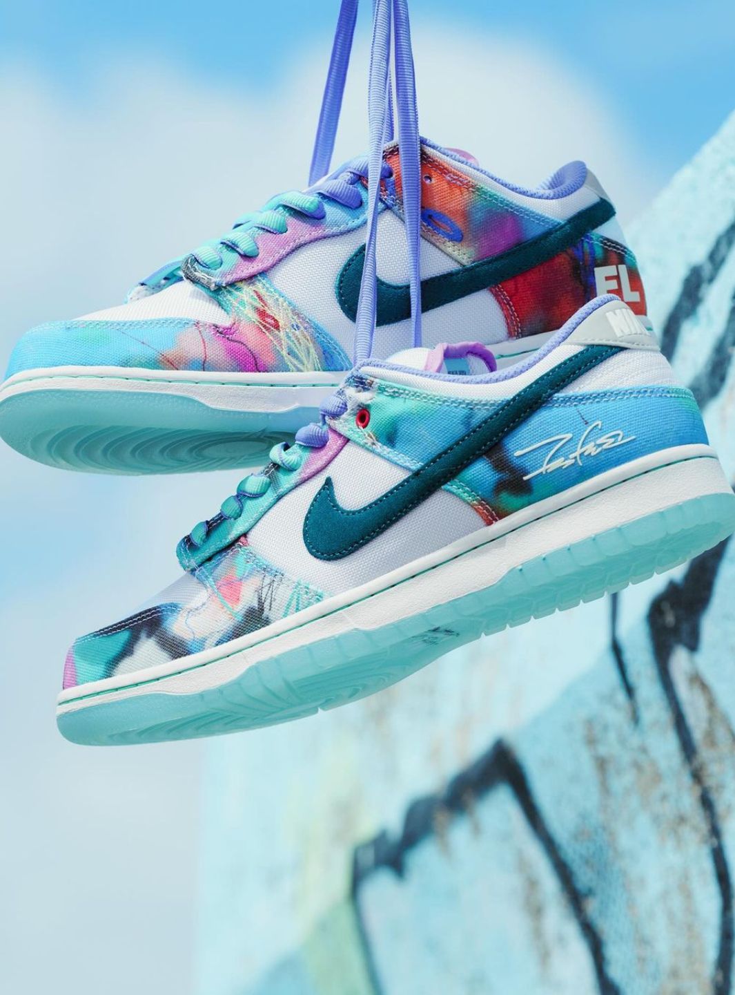Nike SB Dunk Low Futura Laboratories Bleached Aqua -  HF6061-400 | ResellZone