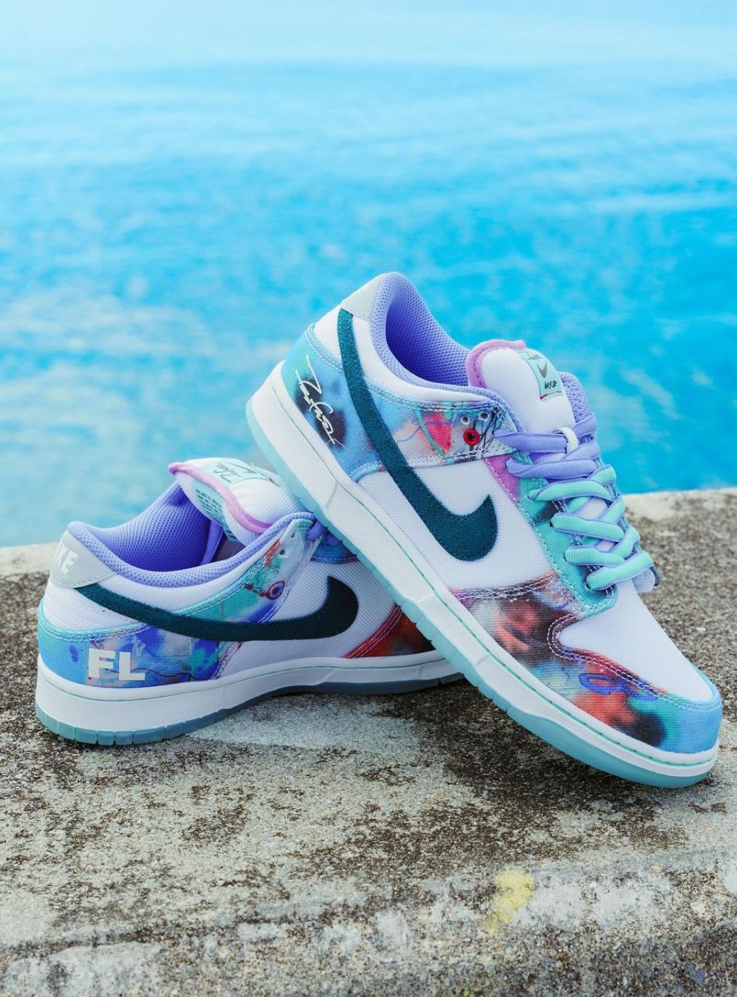 Nike SB Dunk Low Futura Laboratories Bleached Aqua -  HF6061-400 | ResellZone