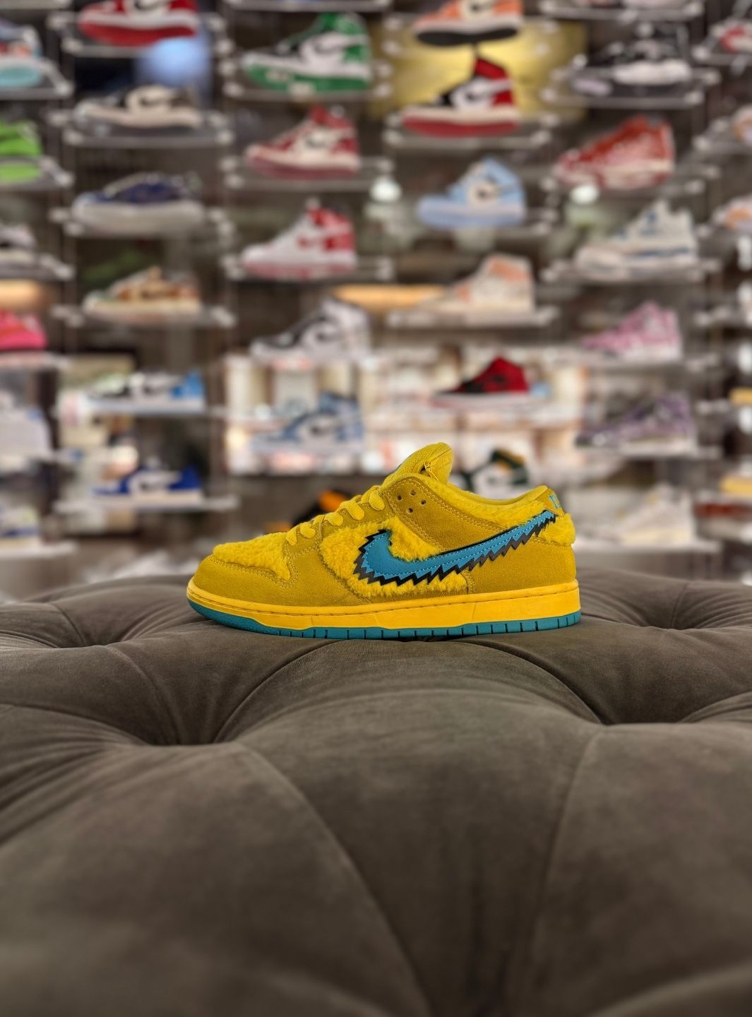Nike SB Dunk Low Grateful Dead Bears Opti Yellow - Sneakers Usate | ResellZone