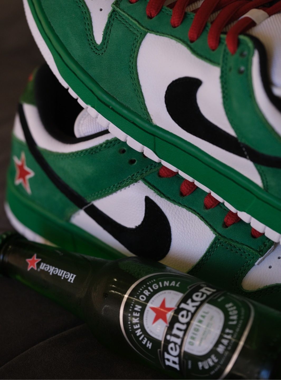 Nike SB Dunk Low Heineken - 304292-302 | ResellZone