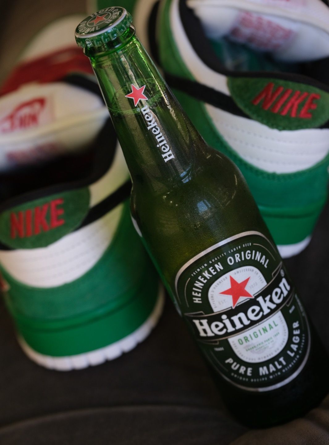Nike SB Dunk Low Heineken - 304292-302 | ResellZone