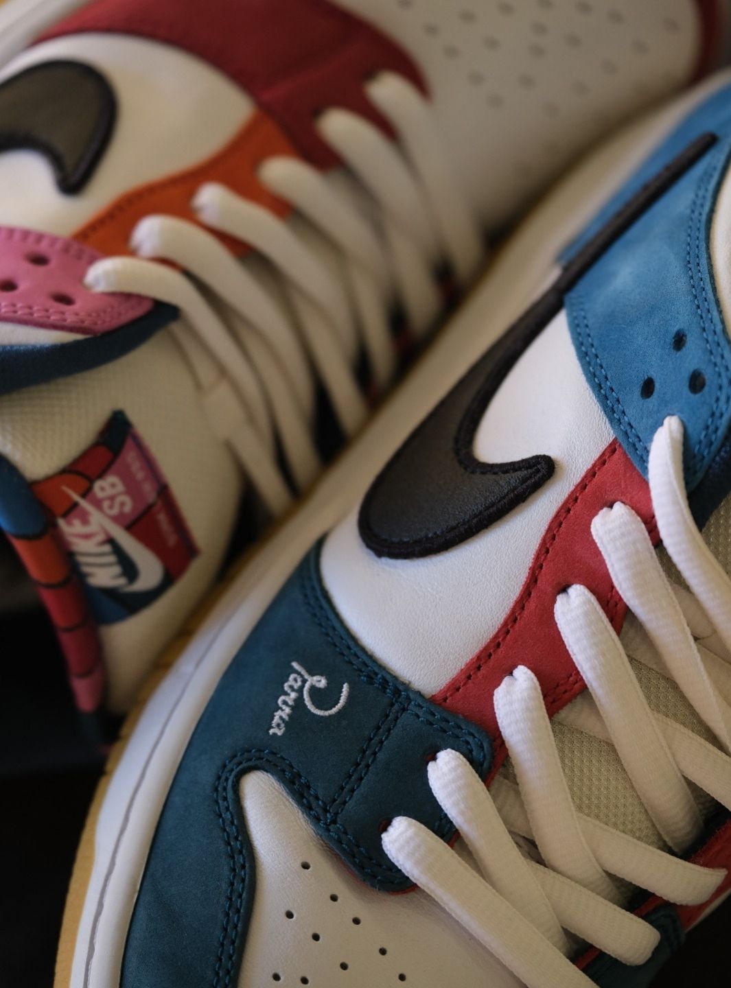 Nike SB Dunk Low Pro QS Parra (Friends & Family) (2021) - DH7695-100 | ResellZone