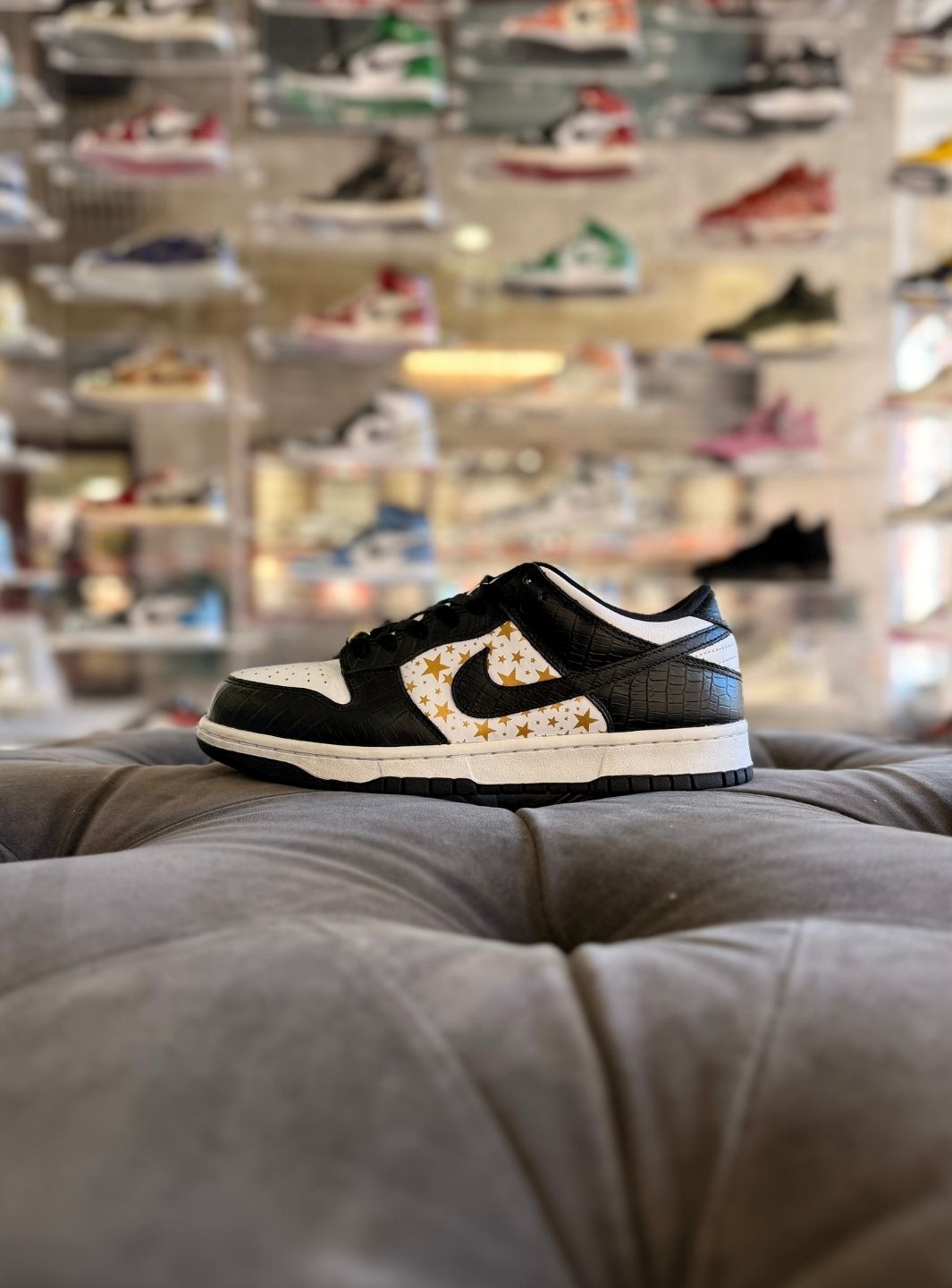 Nike SB Dunk Low Supreme Stars Black (2021) - Sneakers Usate | ResellZone
