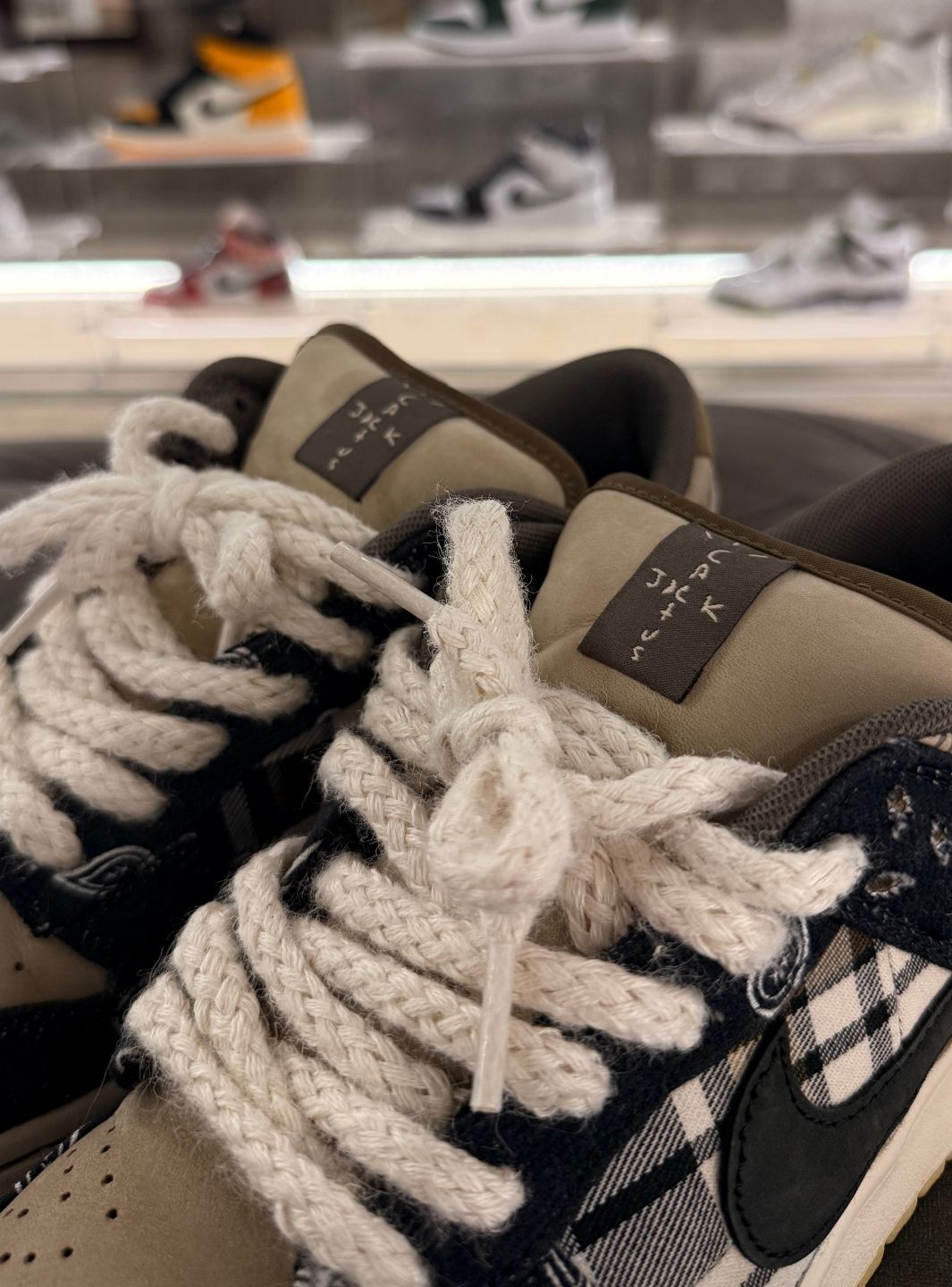 Nike SB Dunk Low Travis Scott - Sneakers Usate | ResellZone