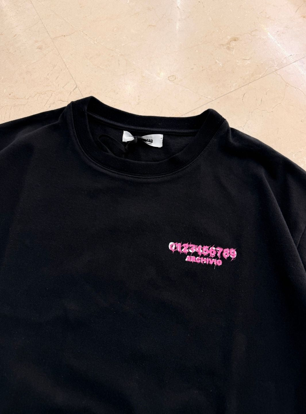 Numeri Archivio Longsleeve Black Fuchsia | ResellZone