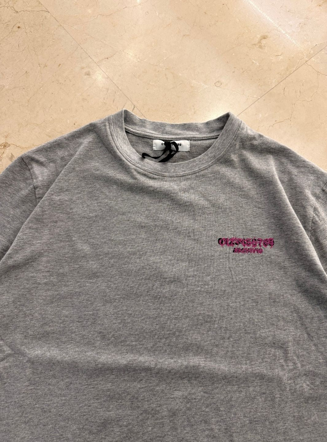 Numeri Archivio Longsleeve Grey Melange Fuchsia | ResellZone
